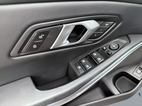 Used 2025 BMW 330i Sedan RWD image 15