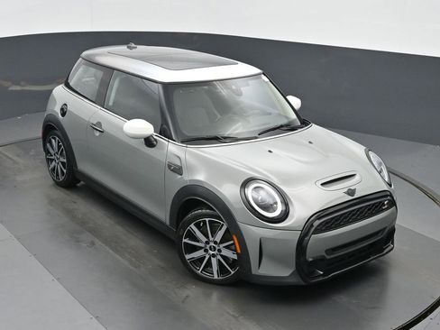 Used 2023 MINI Cooper S w/ Signature Upholstery Package image 30