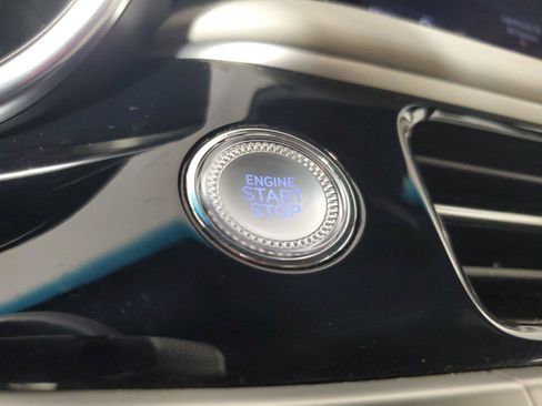Used 2025 Genesis G70 2.5T RWD image 31