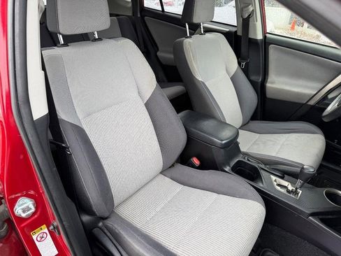 Used 2014 Toyota RAV4 XLE image 11