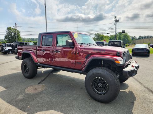 Used 2021 Jeep Gladiator Sport image 21