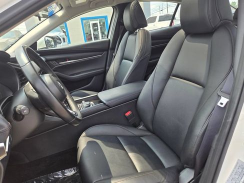 Used 2025 MAZDA MAZDA3 s FWD image 9