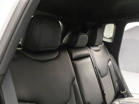 Used 2026 Jeep Compass Latitude AWD/4WD image 34