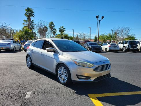 Used 2015 Ford Focus Titanium image 2