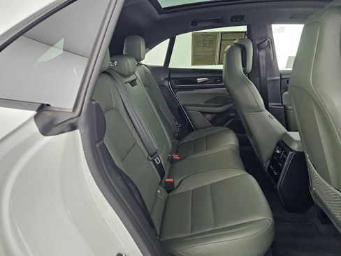 Used 2024 Porsche Macan 4 Electric image 12