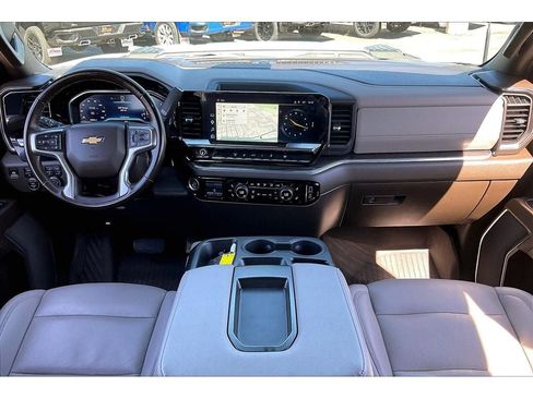 Used 2025 Chevrolet Silverado 3500 LTZ AWD/4WD image 17