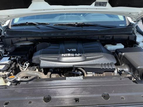 Used 2018 Nissan Titan SV w/ SV Convenience Package image 36