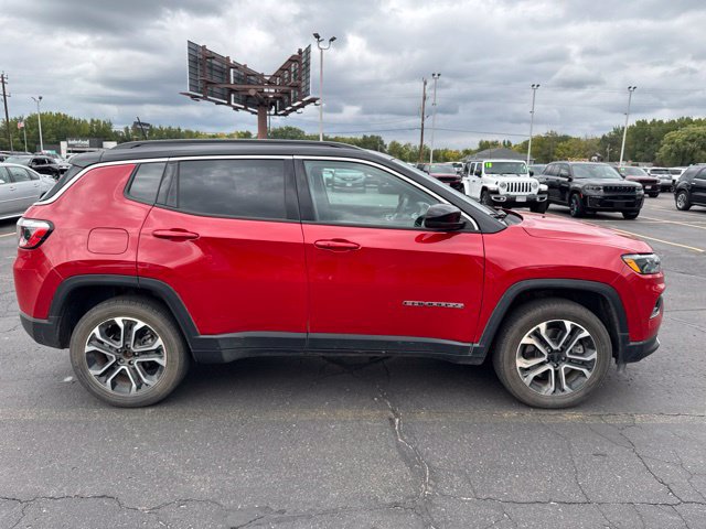 Used 2023 Jeep Compass Limited w/ Sun and Sound Group AWD/4WD image 11