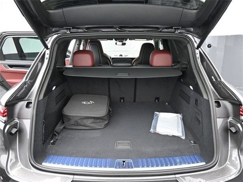New 2025 Porsche Cayenne Turbo image 28