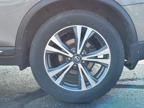 Used 2018 Nissan Rogue SL w/ Premium Package FWD image 10