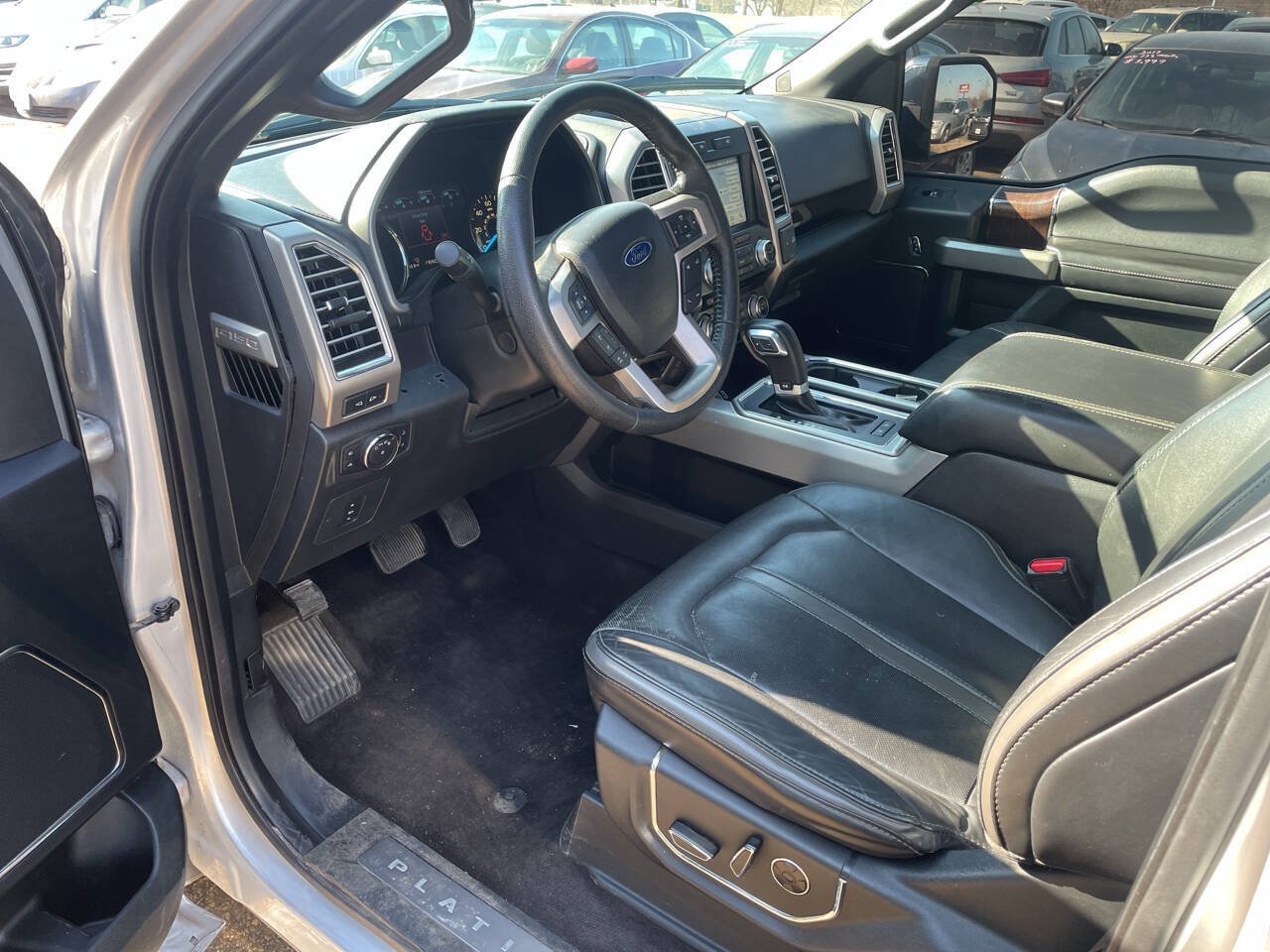 Used 2016 Ford F150 Platinum w/ Equipment Group 701A Luxury AWD/4WD image 16
