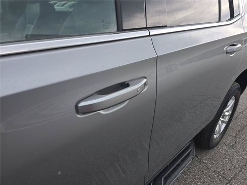 Used 2023 Chevrolet Tahoe LT AWD/4WD image 12