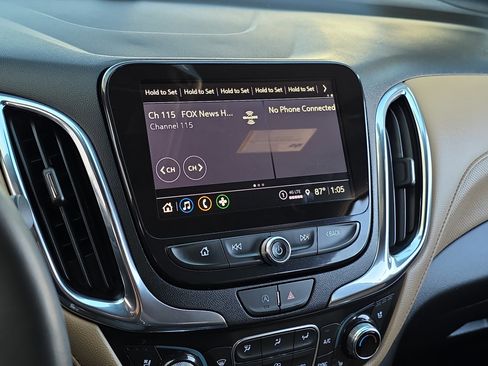 Used 2023 Chevrolet Equinox Premier image 20