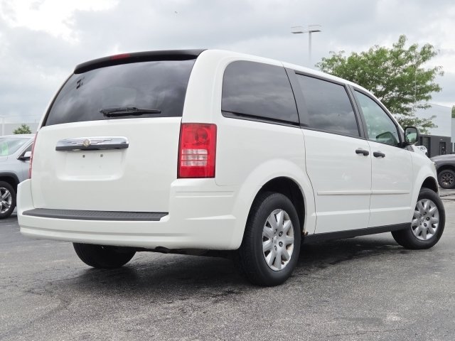 Used 2008 Chrysler Town & Country LX FWD image 8