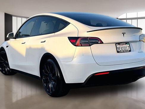 Used 2023 Tesla Model Y Performance AWD/4WD image 4