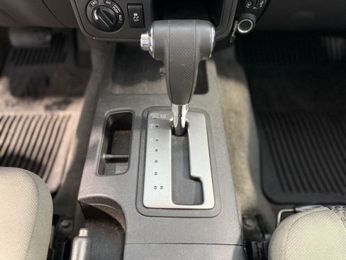 Used 2018 Nissan Frontier SV image 13