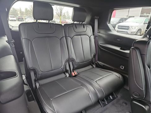 New 2025 Jeep Grand Cherokee L Limited image 12