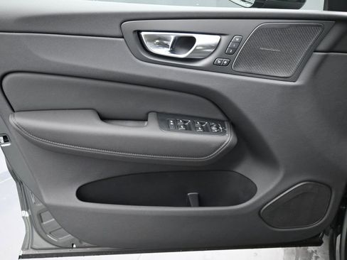 New 2026 Volvo XC60 B5 Plus w/ Climate Package AWD/4WD image 5