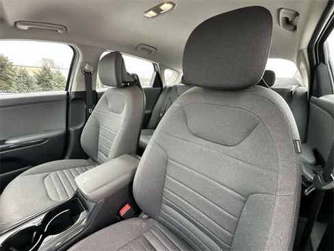 Used 2025 Kia K4 EX image 15