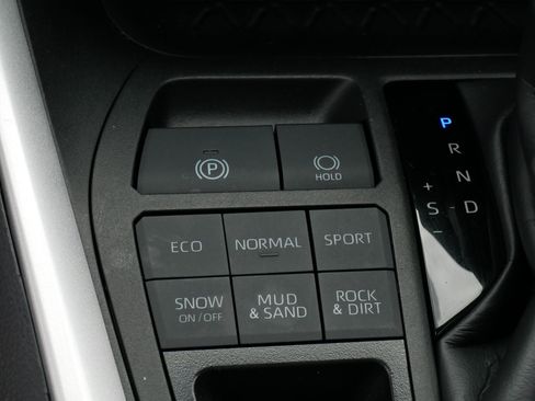 Certified 2024 Toyota RAV4 XLE AWD/4WD image 28