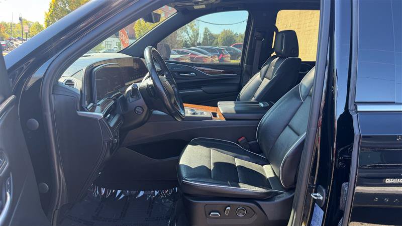 Used 2021 Cadillac Escalade Premium Luxury w/ Driver Assist Tech Package AWD/4WD image 30