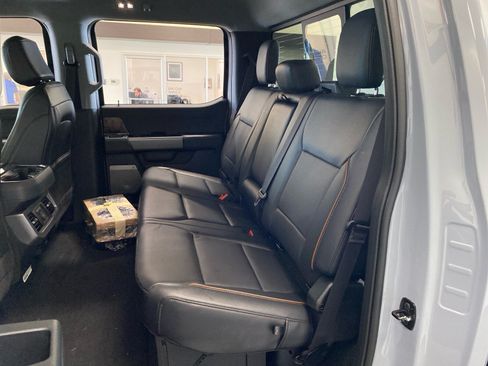 New 2026 Ford F250 Lariat w/ Black Appearance Package AWD/4WD image 38