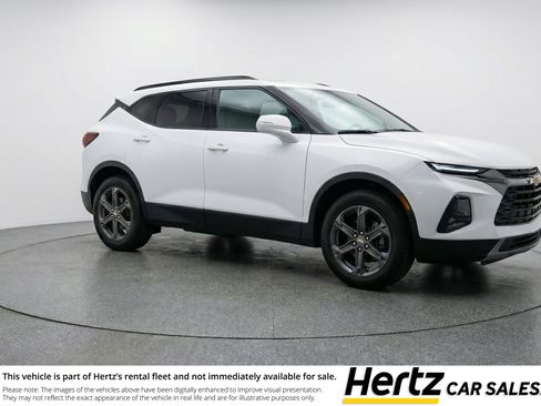 Used 2025 Chevrolet Blazer LT image 1