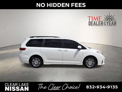 Used 2019 Toyota Sienna XLE w/ XLE Navigation Package FWD image 8
