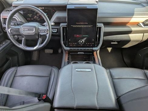Certified 2025 GMC Yukon Denali AWD/4WD image 9