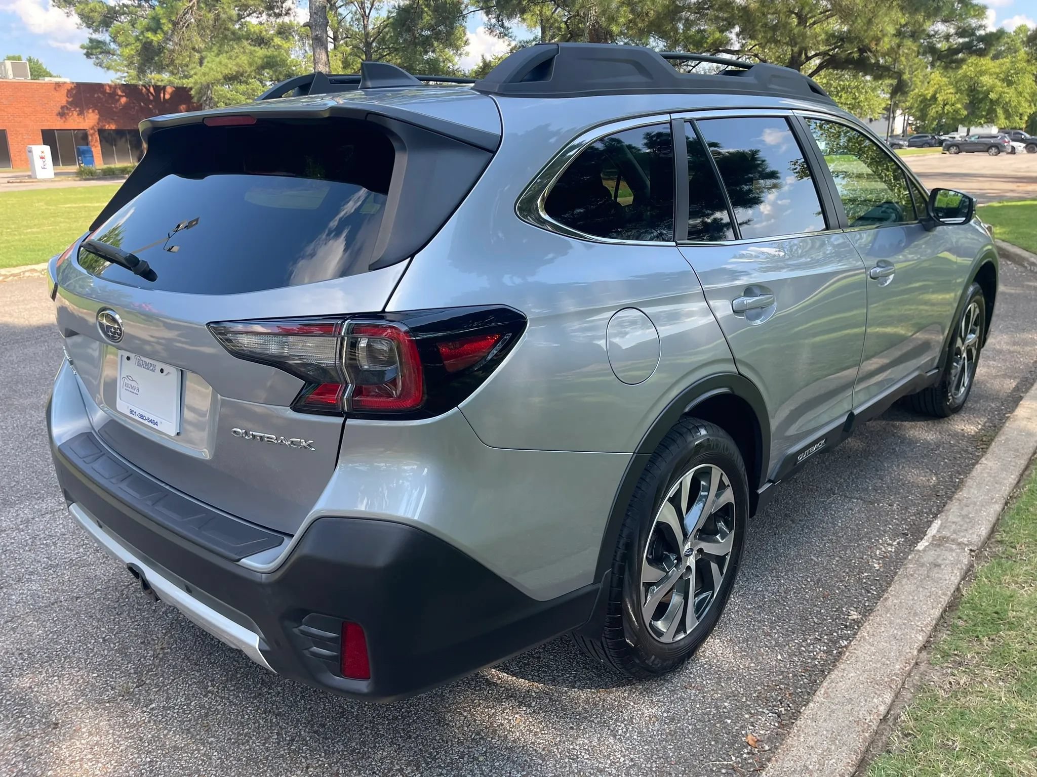 Used 2021 Subaru Outback Limited AWD/4WD image 5