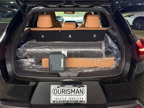 New 2026 Lexus UX 300h AWD image 9