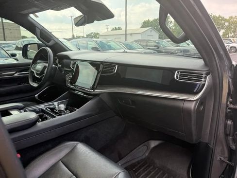 Certified 2022 Jeep Wagoneer Series II w/ Convenience Group I AWD/4WD image 32