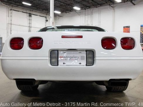 Used 1996 Chevrolet Corvette Coupe RWD image 7
