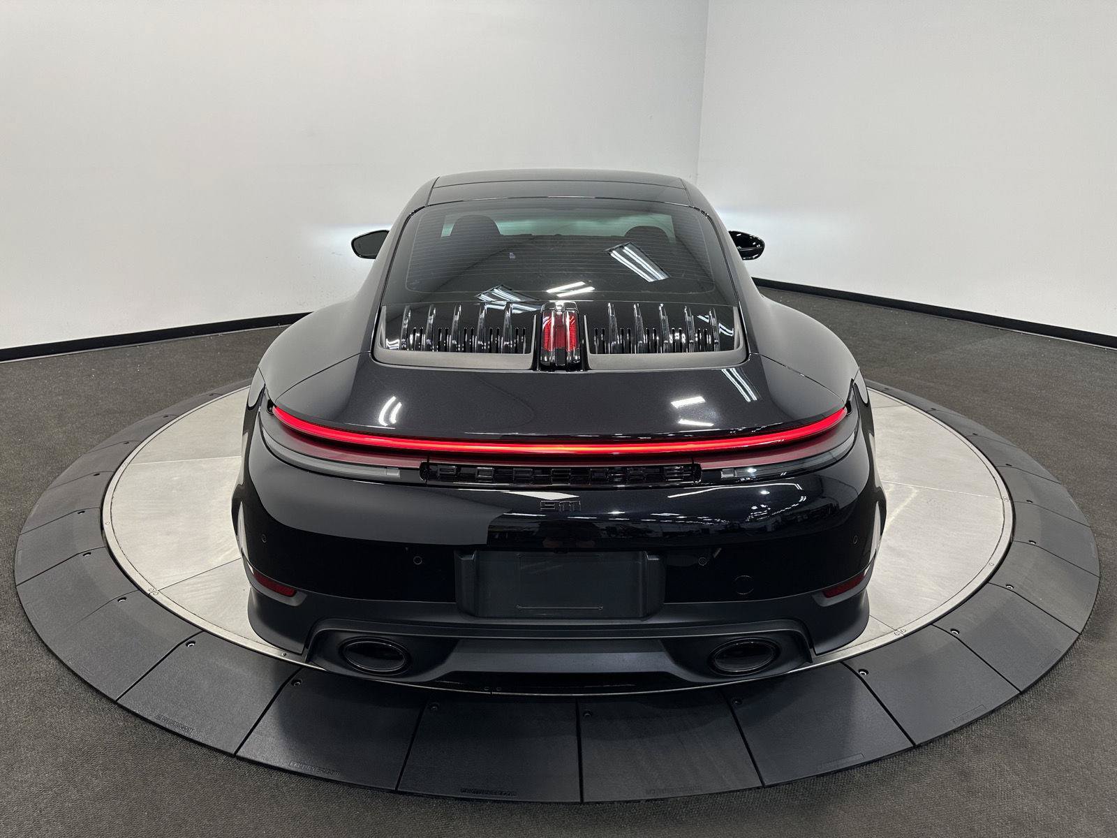 Certified 2025 Porsche 911 Carrera w/ Premium Package RWD image 6