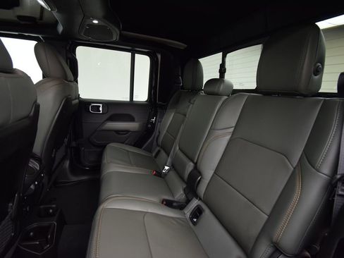 New 2026 Jeep Gladiator Mojave image 40