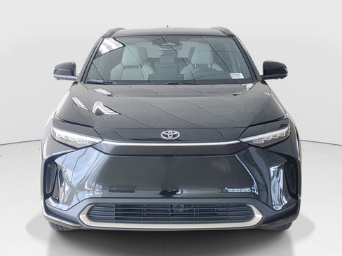 Used 2024 Toyota bZ4X FWD image 3
