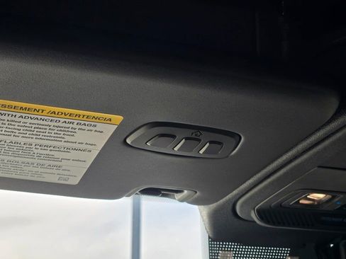 Used 2022 Ford Bronco Wildtrak image 32