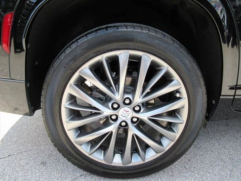 Certified 2025 Buick Enclave Avenir FWD image 8