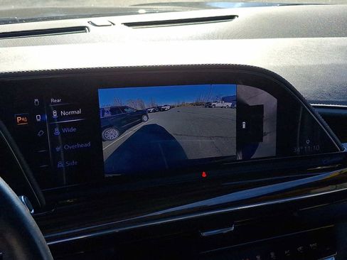 Used 2023 Cadillac Escalade Premium Luxury image 21