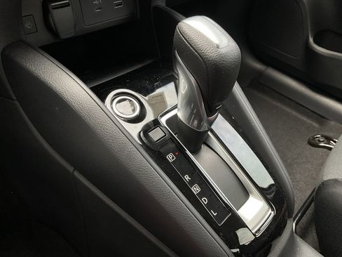 New 2025 Nissan Versa SR w/ Trunk Package image 31