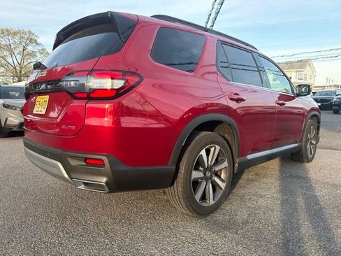 Used 2025 Honda Pilot Elite image 4