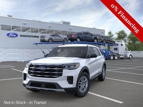 New 2025 Ford Explorer Active image 3