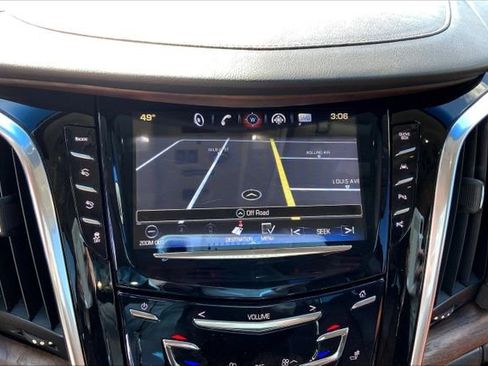 Used 2019 Cadillac Escalade Premium Luxury AWD/4WD image 37