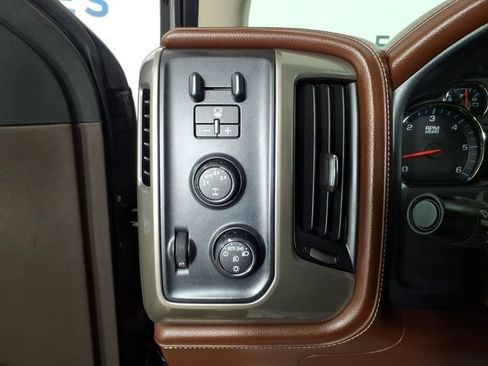 Used 2016 Chevrolet Silverado 1500 High Country w/ High Country Premium Package AWD/4WD image 17