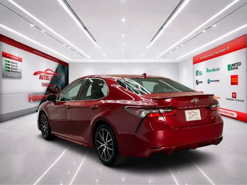 Used 2024 Toyota Camry SE FWD image 6