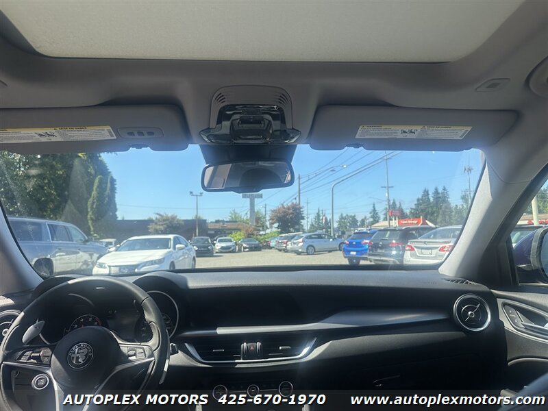 Used 2018 Alfa Romeo Stelvio Sport w/ Quick Order Package 22J Sport AWD/4WD image 24