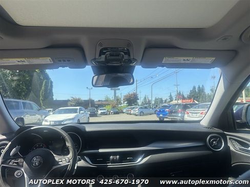 Used 2018 Alfa Romeo Stelvio Sport w/ Quick Order Package 22J Sport AWD/4WD image 24