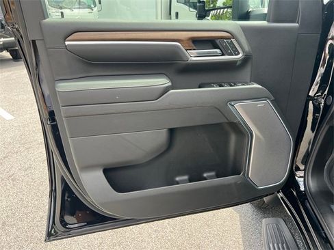 Used 2025 Chevrolet Silverado 3500 High Country w/ High Country Premium Package image 10