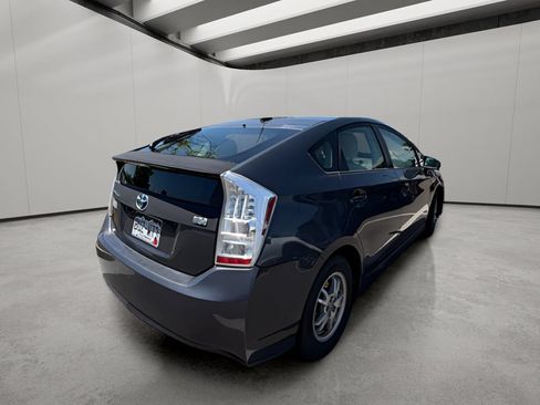 Used 2010 Toyota Prius Three FWD image 2