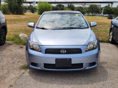 Used 2010 Scion tC FWD image 2